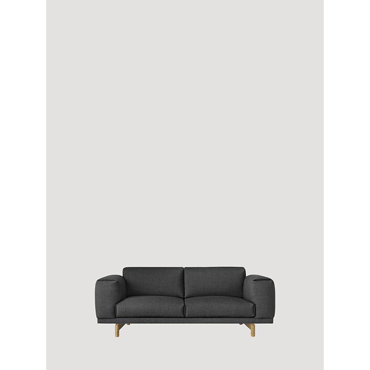 Rest 2 pers. sofa fra Muuto (Dark grey / Remix 163, Eg)