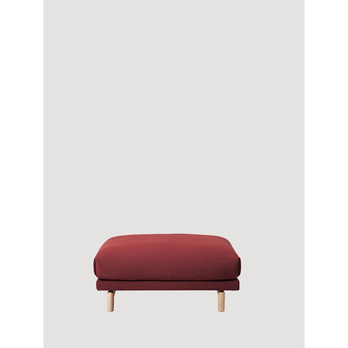 Rest puf fra Muuto (Red / Rime 591, Eg)