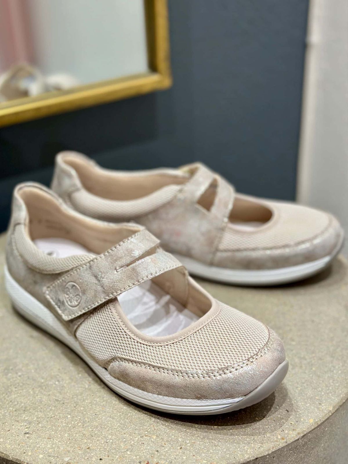 Rieker Ballerina med rem-Beige-Sølv 36