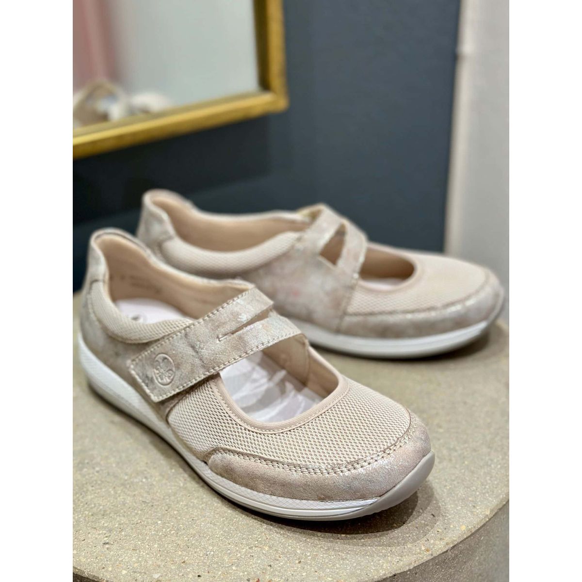 Rieker Ballerina med rem-Beige-Sølv 38