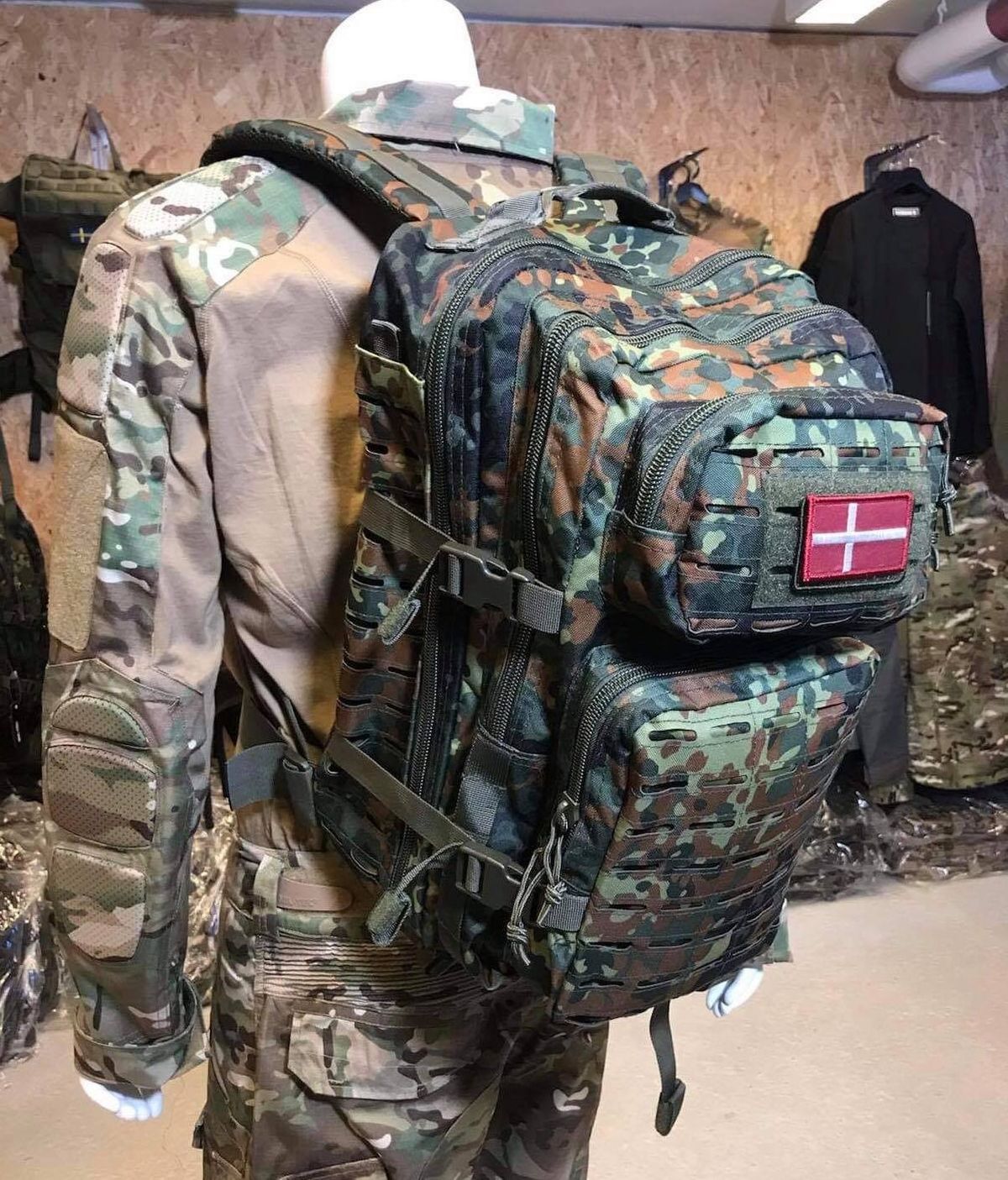 RYGSÆK CAMO | US ASSAULT PACK LARGE LASER CUT FLECKTARN - MIL-TEC