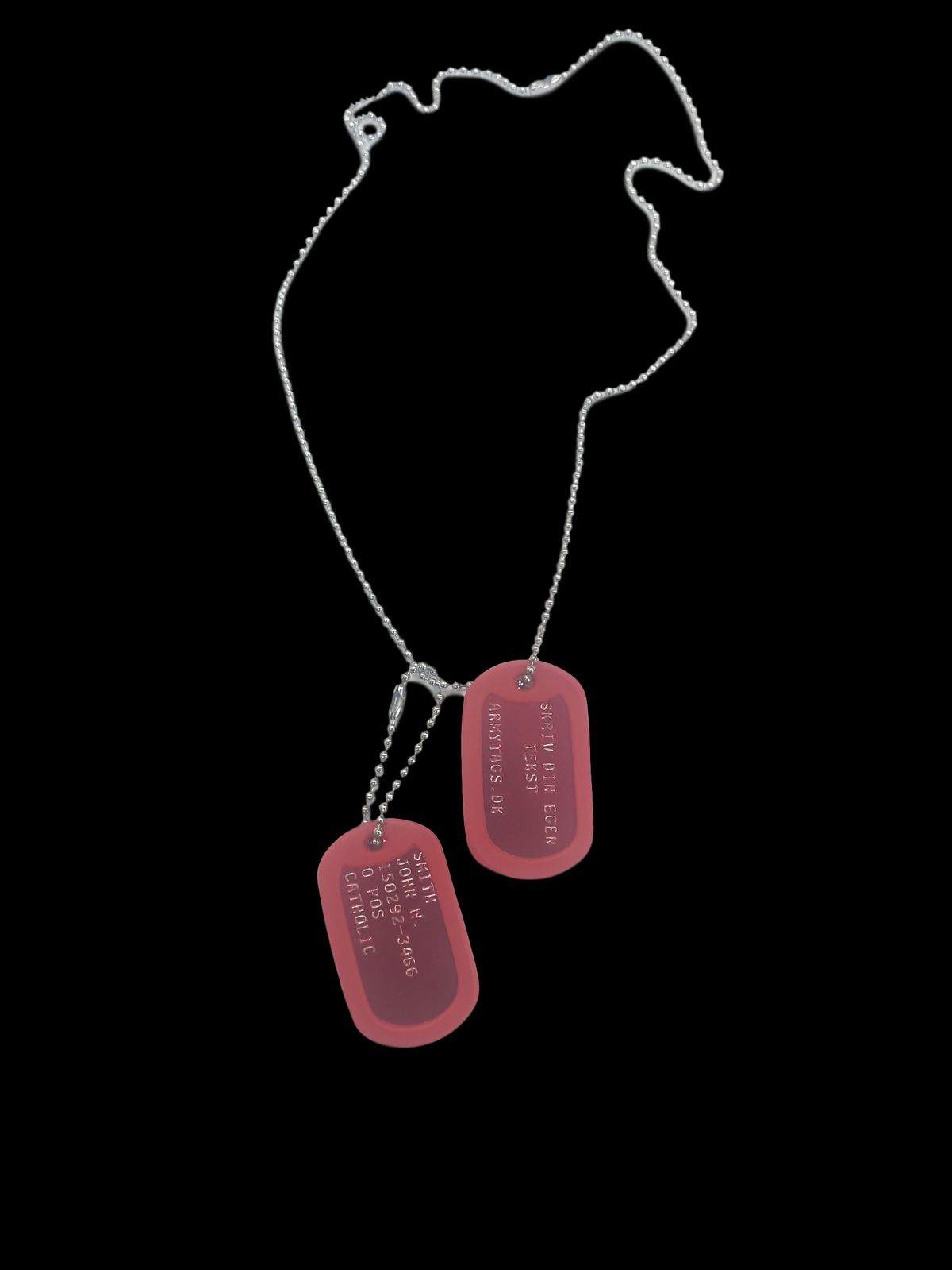 Rød Dogtags, Sæt