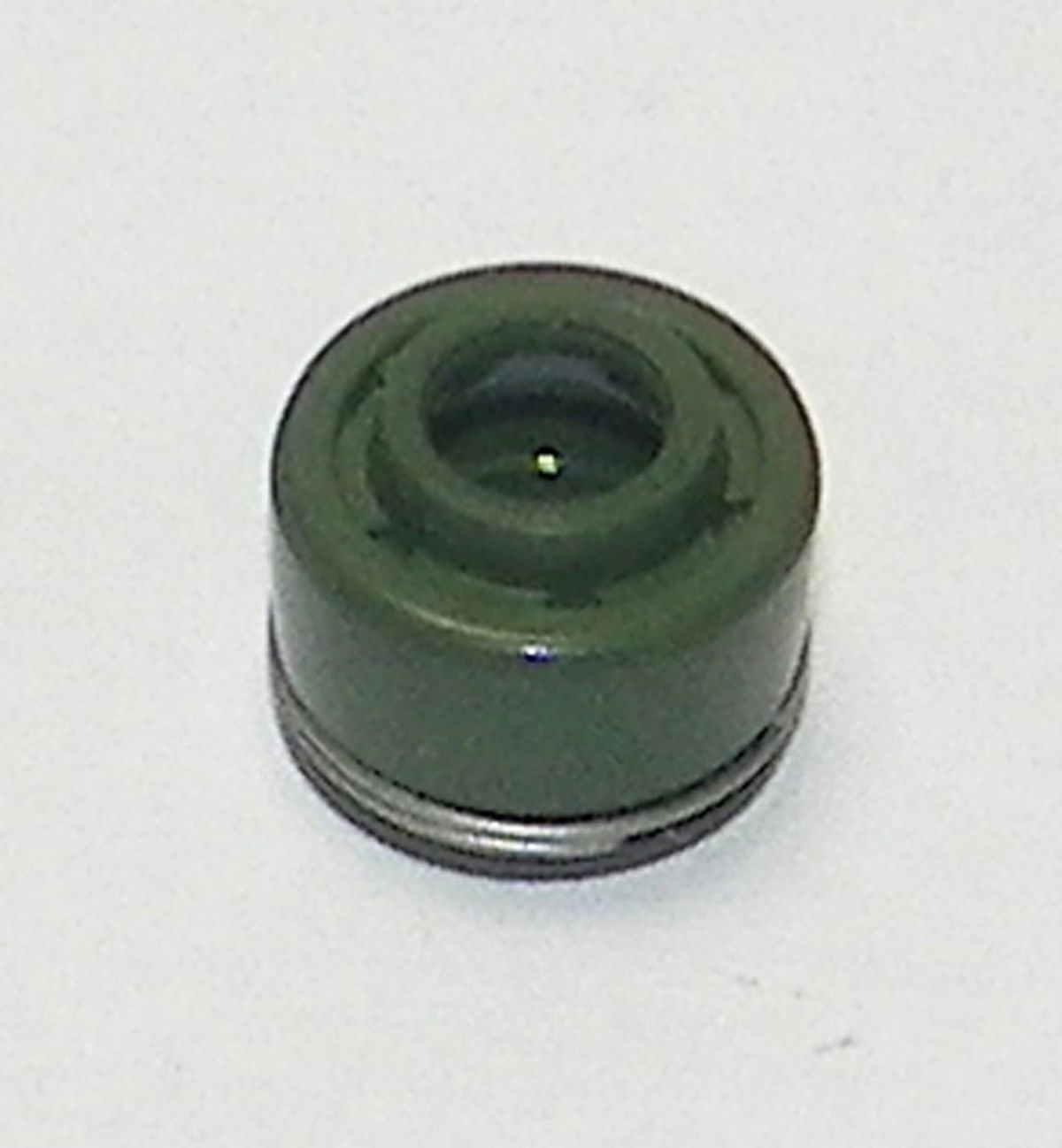 Seal, Valve Stem: Honda 80 - 1000 Valve Stem Seal 83-22 - 12208413003