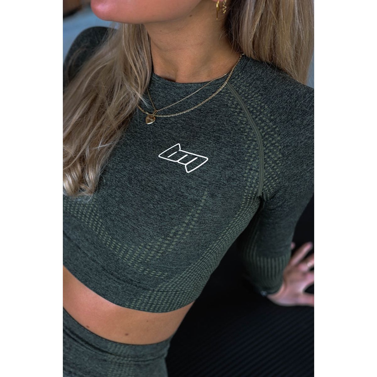 Seamless Long Sleeve Cropped Top