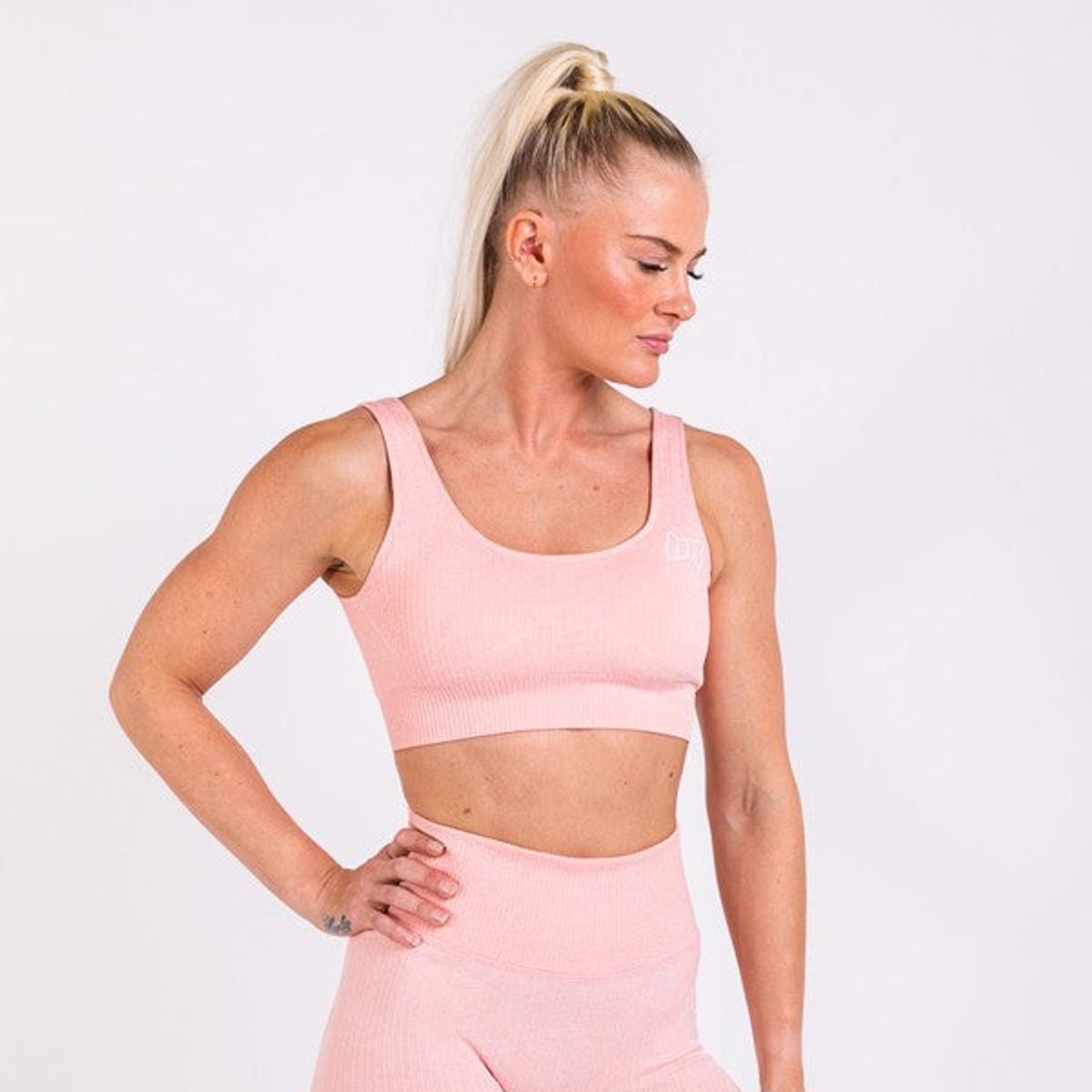 Seamless Ribbed Sports Bra