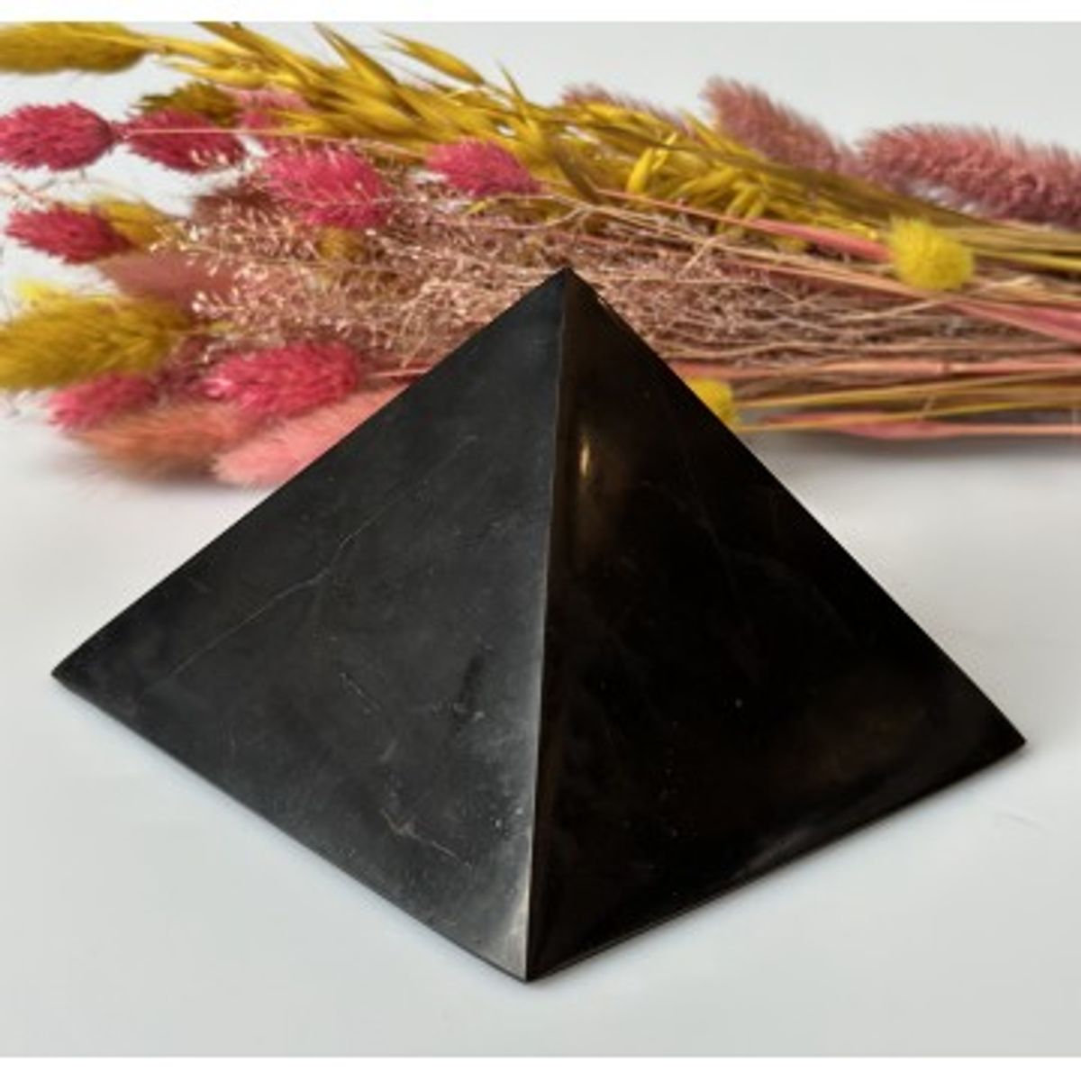 Shungit pyramide 12 cm - Shungite - GodKarmaShop