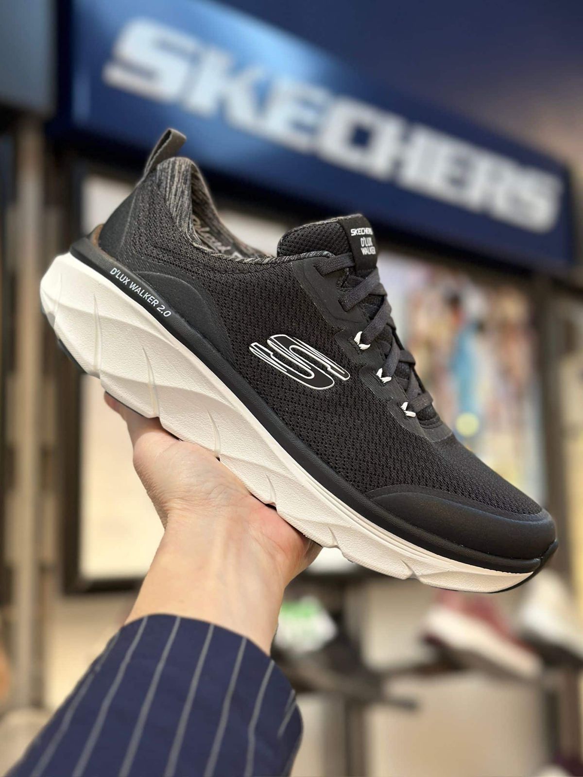 Skechers Relaxed Fit: D'Lux Walker 2.0 - Radiant Black 36