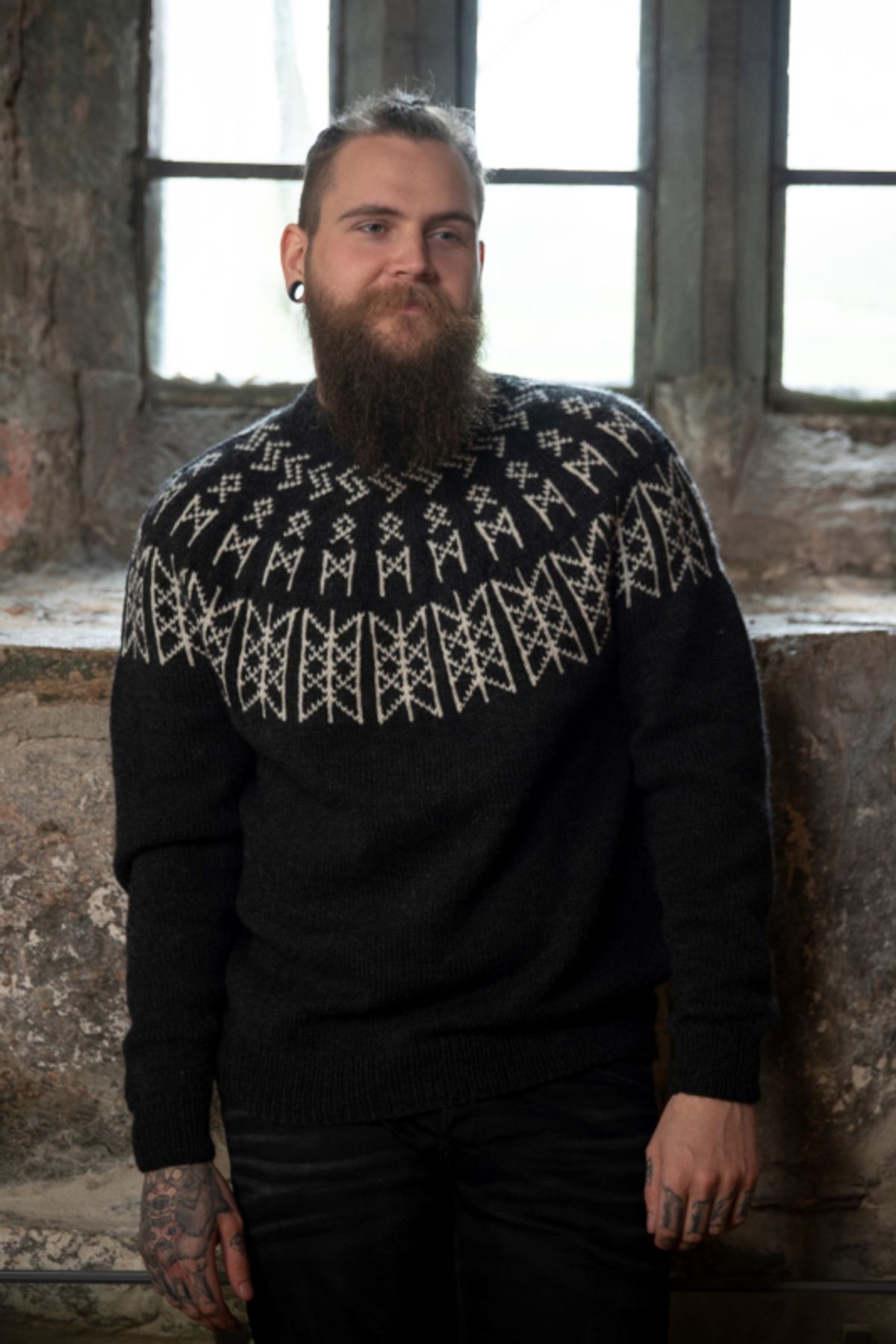 "Skulds Nett" Genser, "Model Verdande" - Viking Design 2127-3A Kit - XS-XXXL - Viking Eco Highland Wool, fra Viking