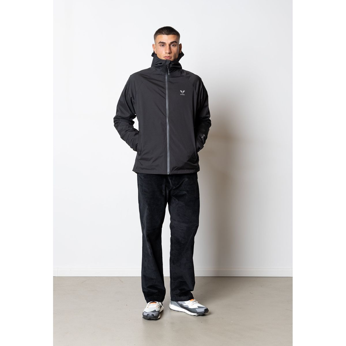 SKY SHELL JACKET - Black