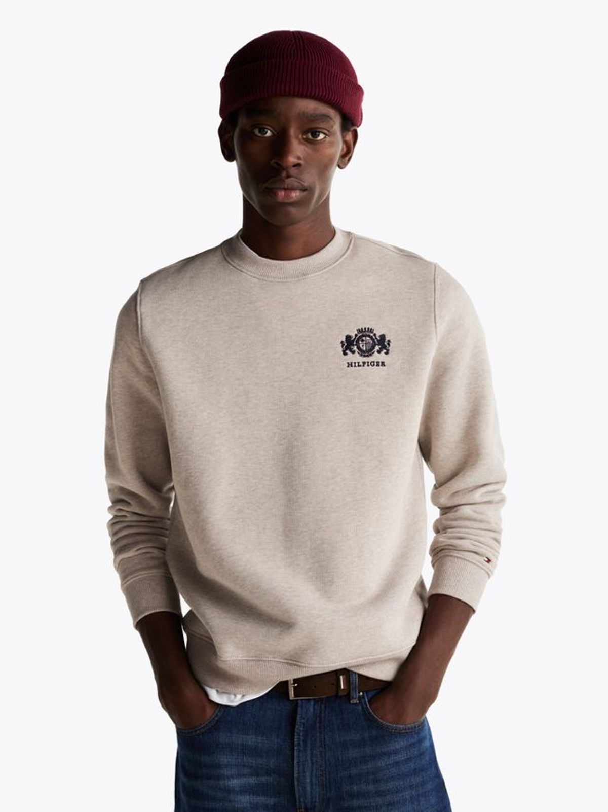 SMALL CREST EMRBO SWEATSHIRT