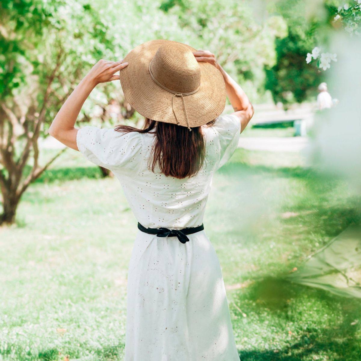 Sommerhat Raffia strå, bred skygge, lys snor, one size