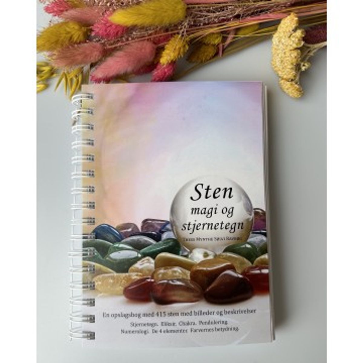 Sten magi og stjernetegn af Thess Mynthe - Spirituelle bøger - GodKarmaShop