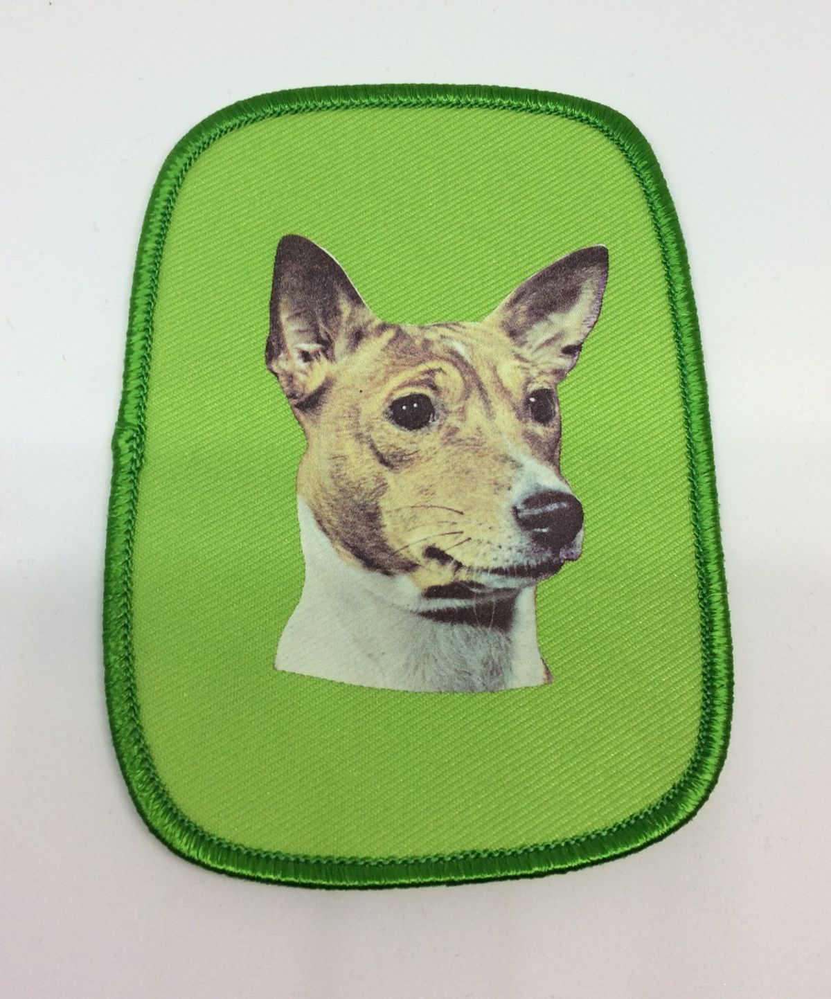 Stofmærke med Basenji