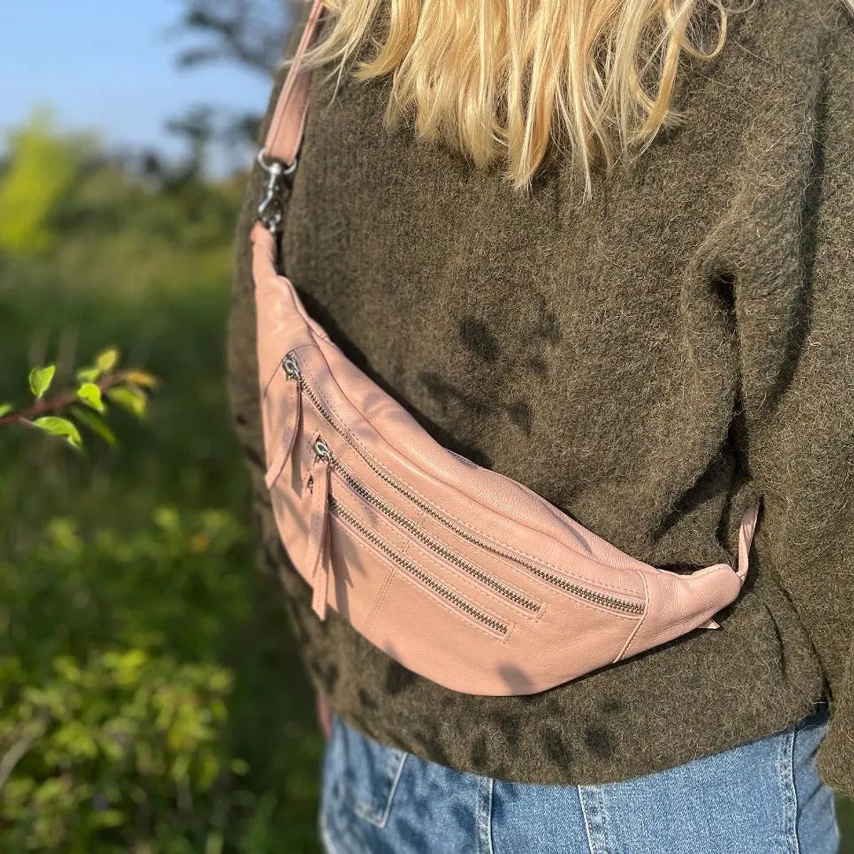 Style Cinta i smuk støvet rosa. Lækker kombineret bumbag / bæltetaske i flot læder