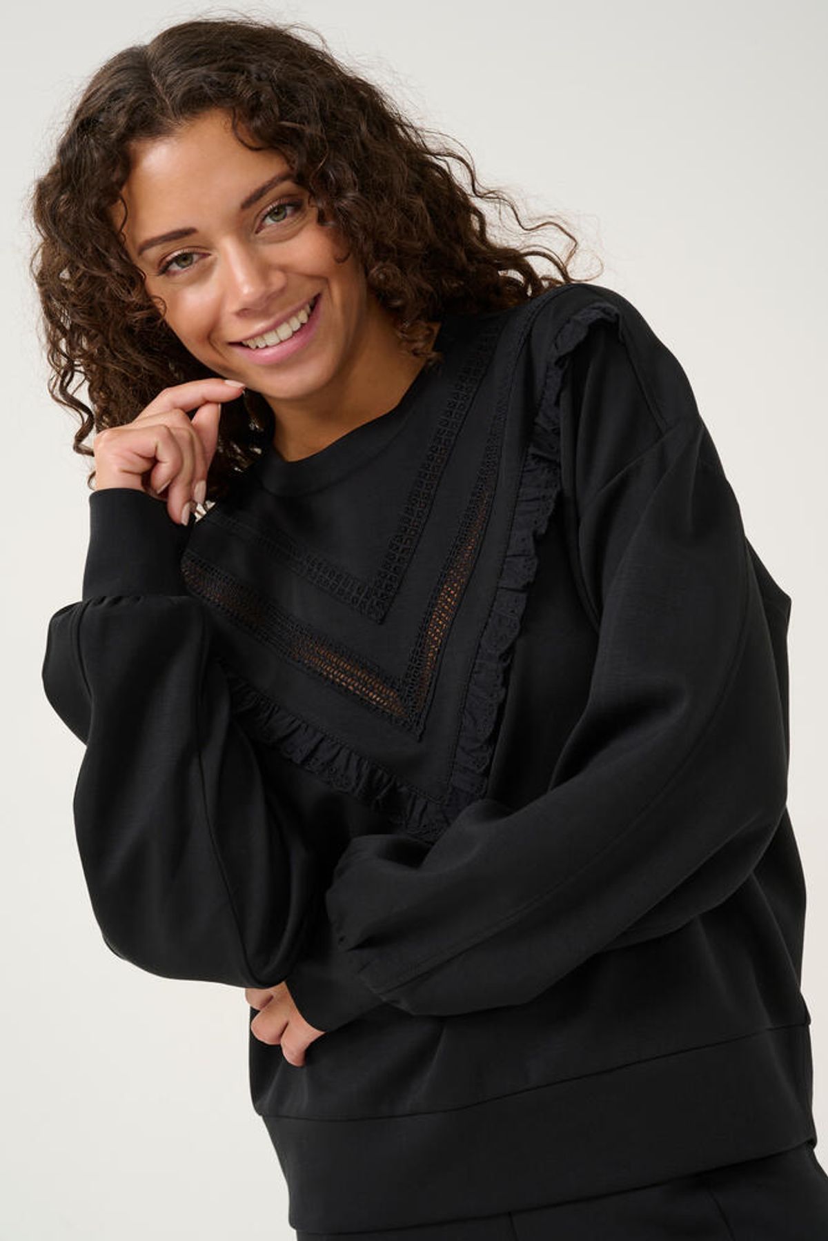 Sweatshirt - CUbess Chabrina - Black - Culture