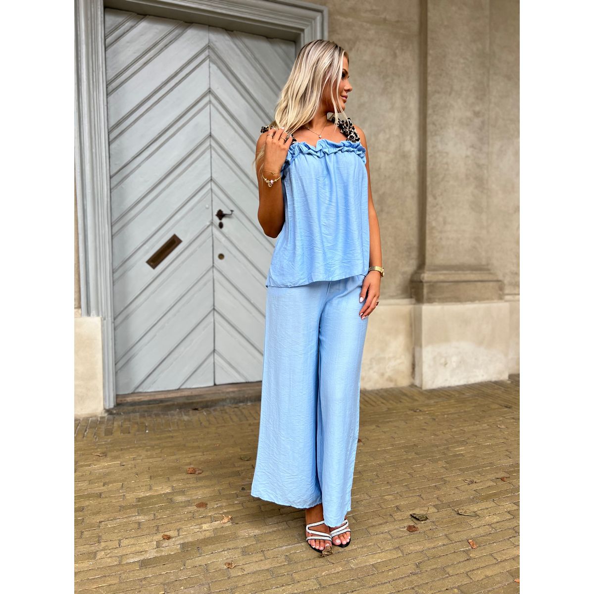 Syma blue top and pants set