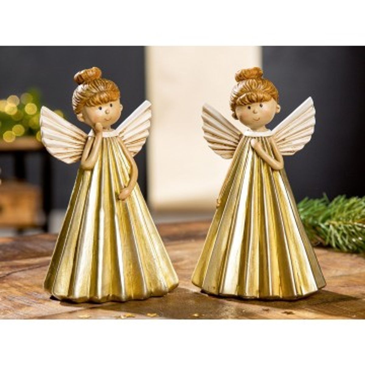 Sød engel i plissé kjole 17 cm - Engle figurer - GodKarmaShop