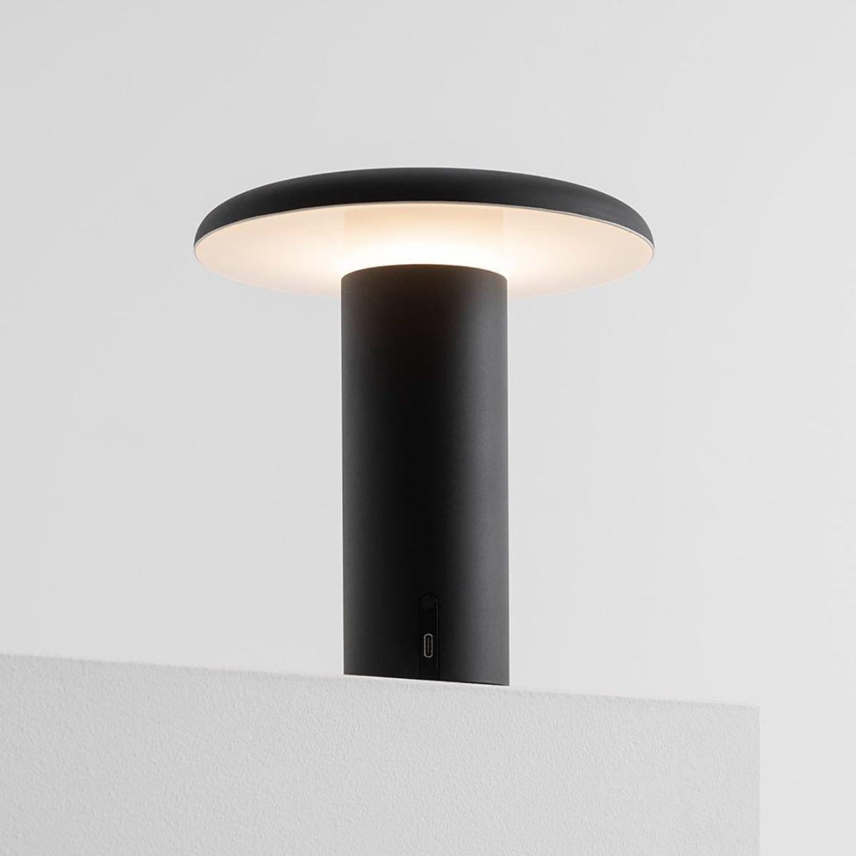 Takku Bordlampe Lakeret Sort - Artemide