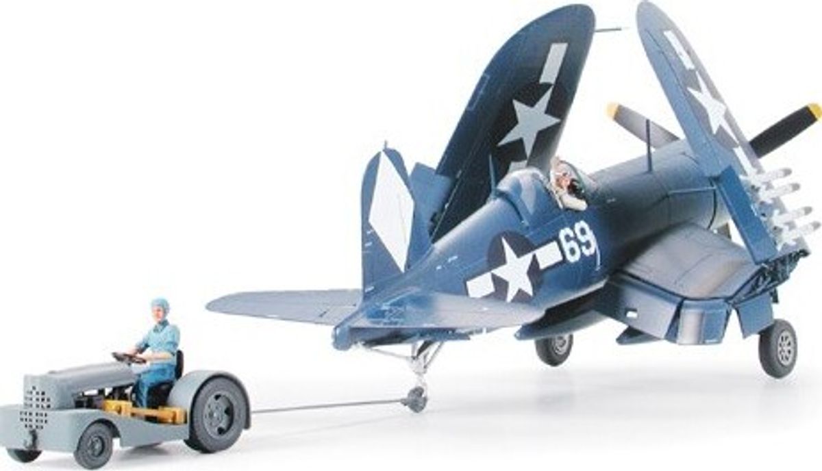 Tamiya - Corsair F4u-1d Med Traktor Fly Byggesæt - 1:48 - 61085