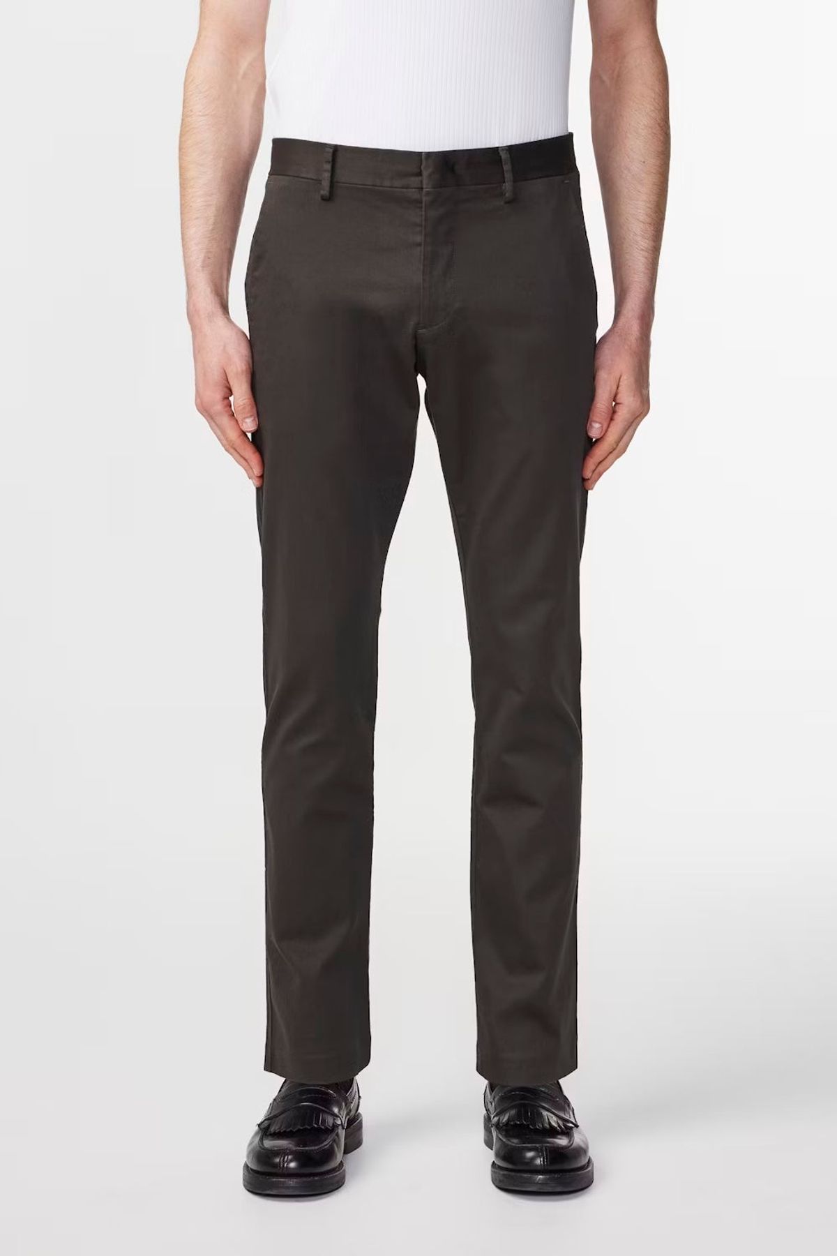 Theo Klassisk tailored slim fit Chino