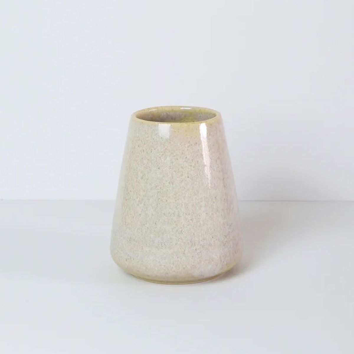 Tiny vase oatmeal