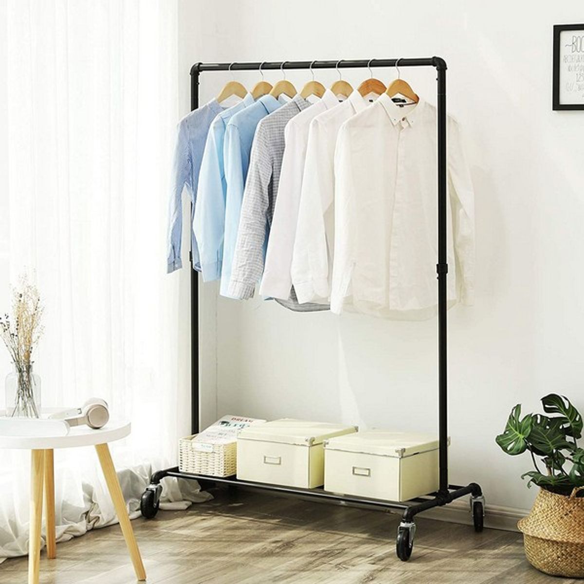 Tøjstativ på hjul - garderobestativ i vandrør look med skohylde - Entremøbler og garderobe > Knagerækker og garderobe - Daily-Living