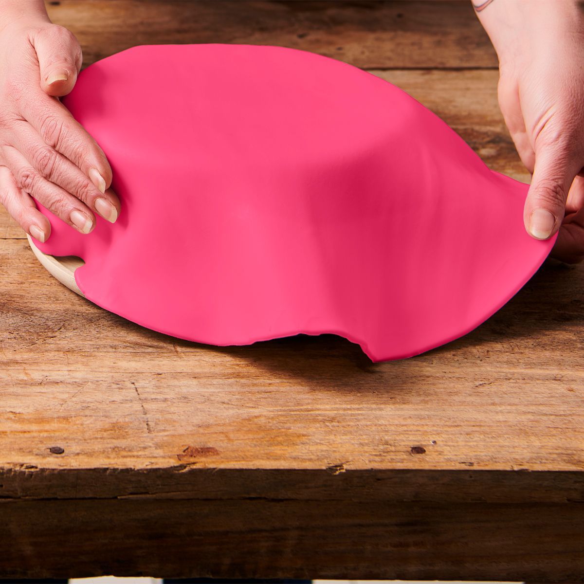 Udrullet fondant Hot Pink 430 g