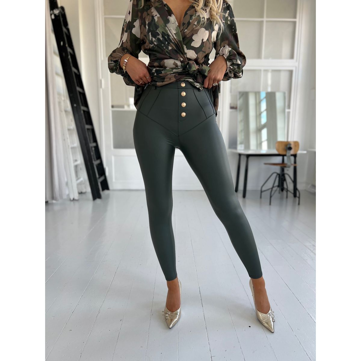 Vanessa green leggings