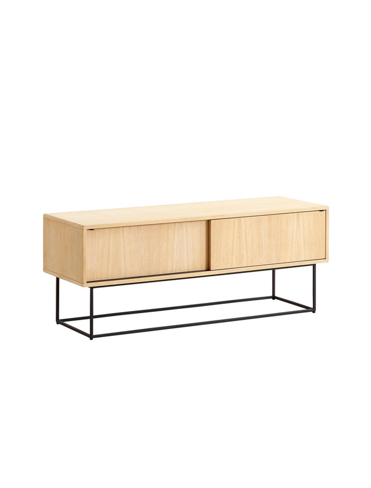 Virka Low Sideboard fra Woud (Eg/eg)