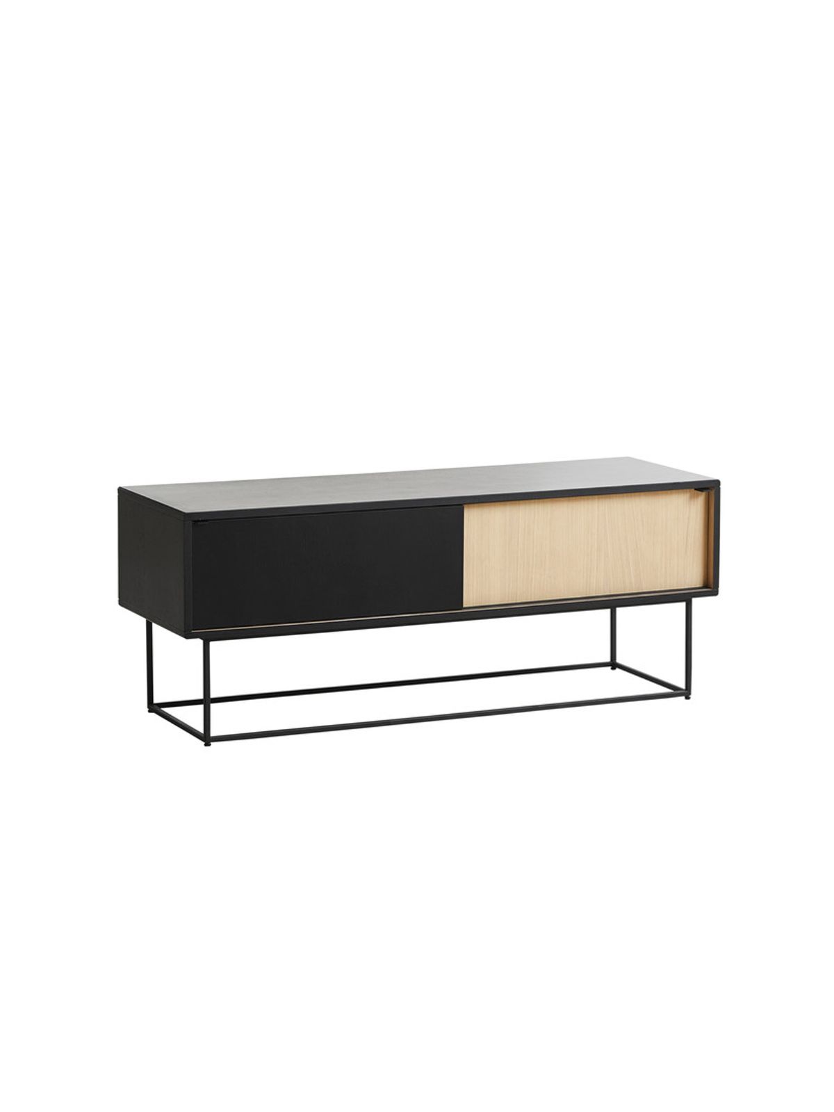 Virka Low Sideboard fra Woud (Sort/eg)