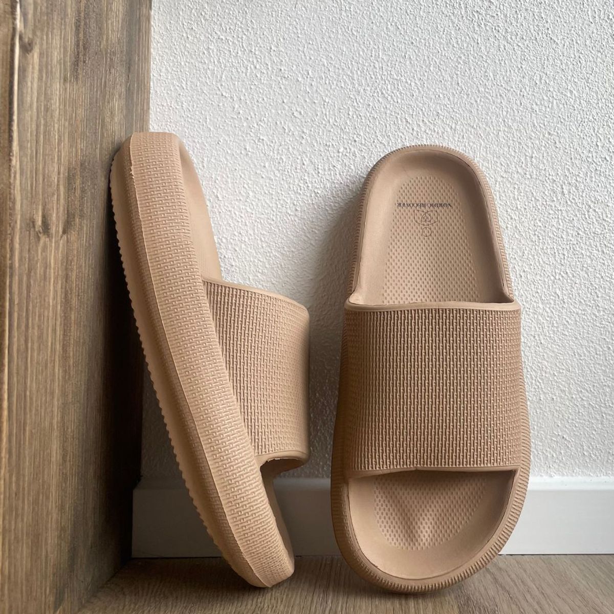 W.O.C Slippers&trade; - 35-36 / Beige