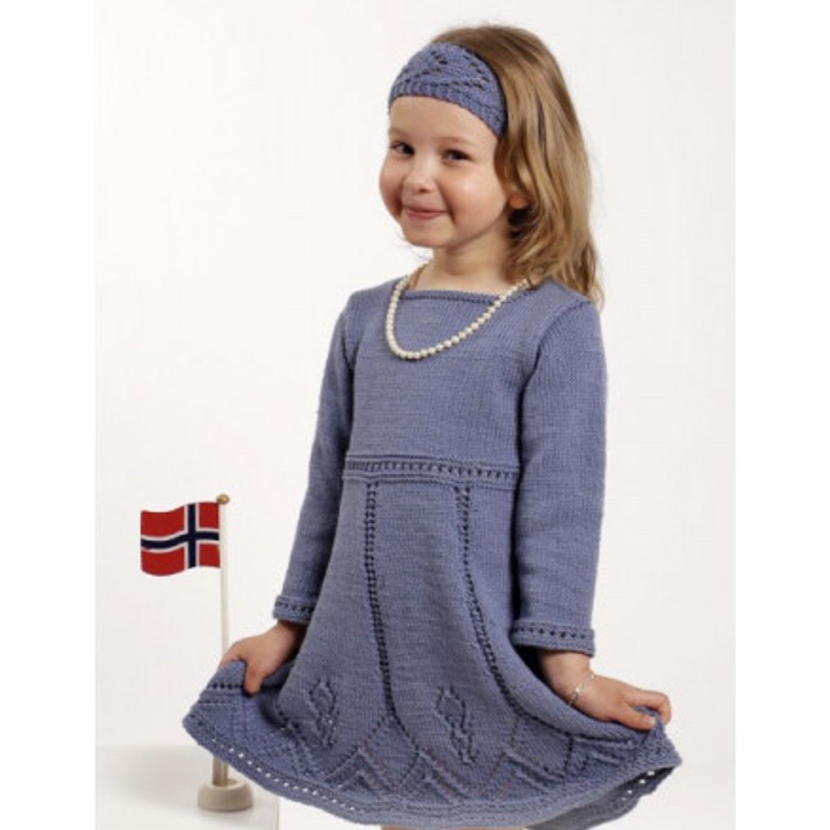 Wendy Darling by DROPS Design - Kjole og Hårbånd Strikkeopskrift str. - 7/8 år