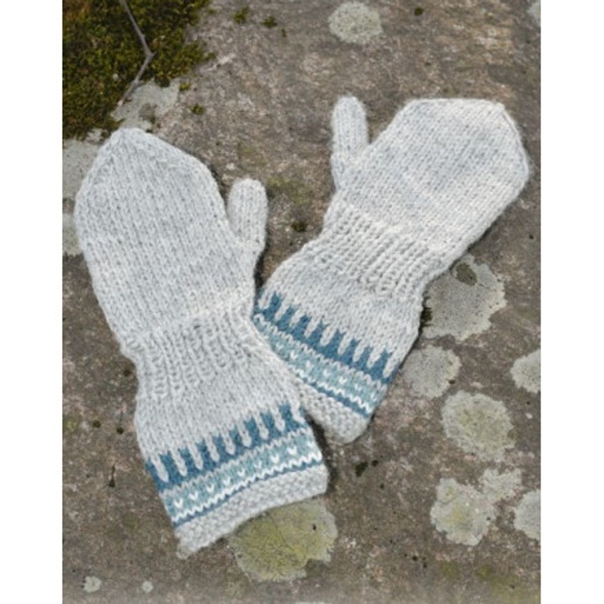 Wild Blueberrie Mittens by DROPS Design - Vanter Strikkeopskrift str. - 3/4 år