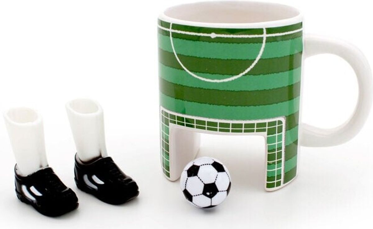 Winkee - Sports Mug - Soccer