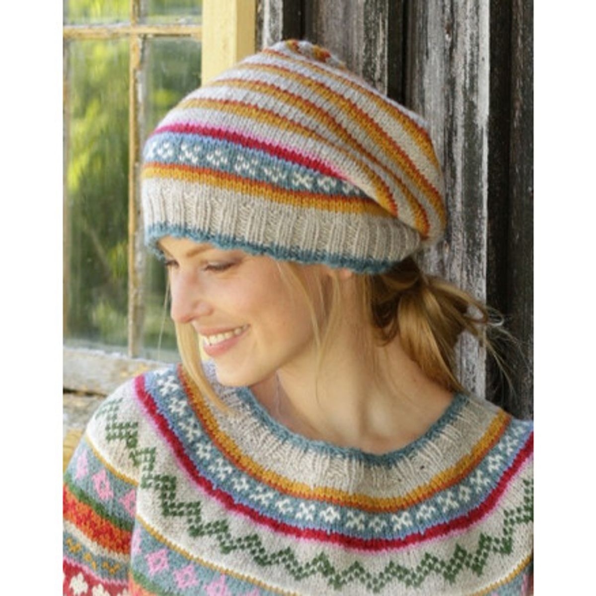 Winter Carnival Hat by DROPS Design - Hue Strikkeopskrift str. S/M - L - Small/Medium