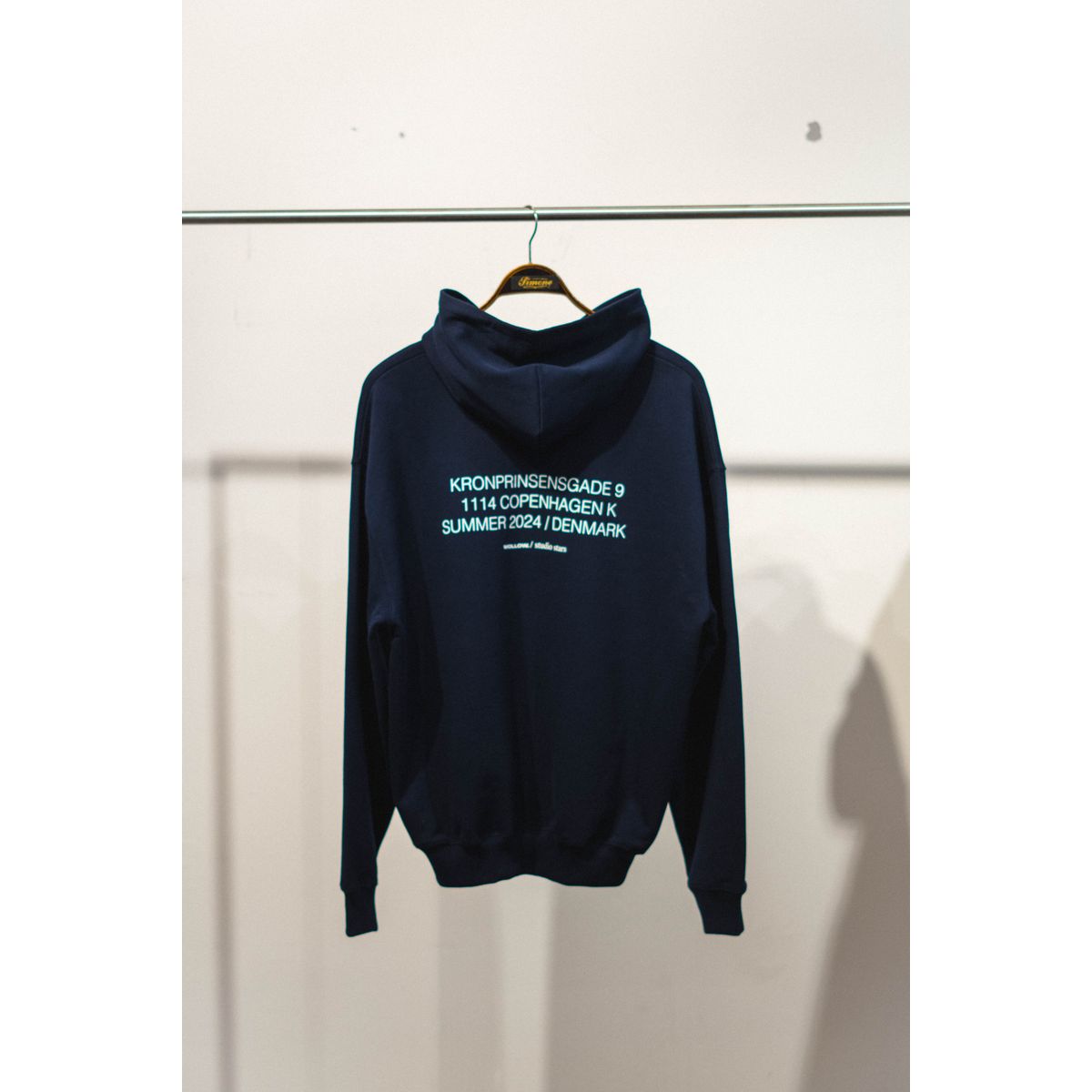 WOLLOW X STUDIO STARS HOODIE - M