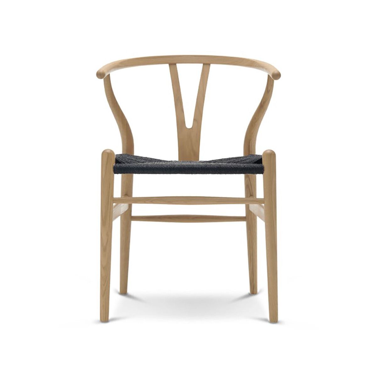 Y-stol CH24, Eg sæbe med sort flet af Hans J. Wegner