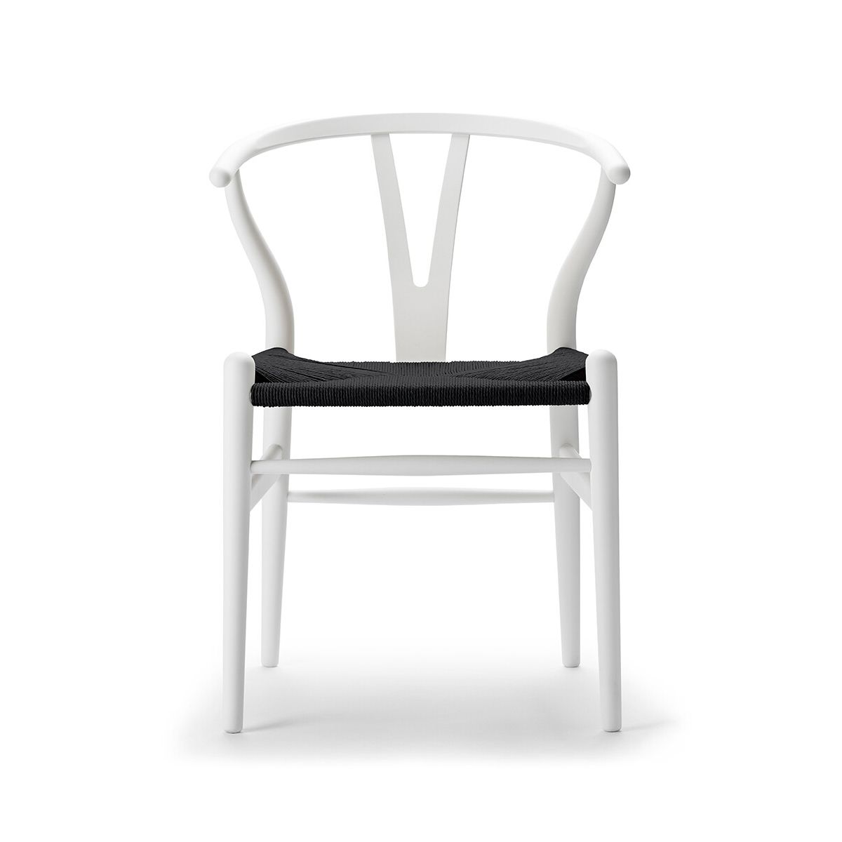 Y-stol CH24 Soft Natural White med sort flet af Hans J. Wegner