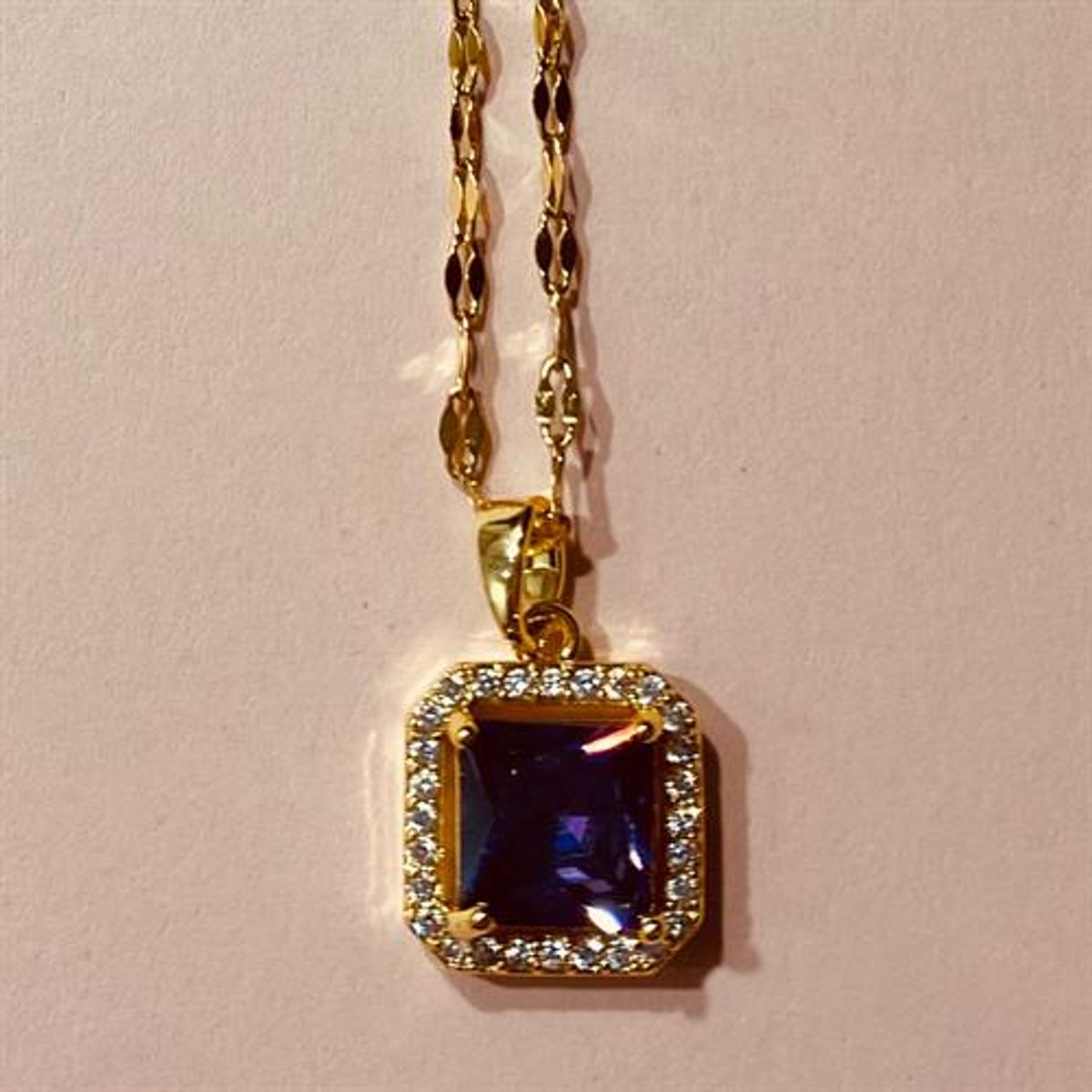 Zirconia necklace, square purple