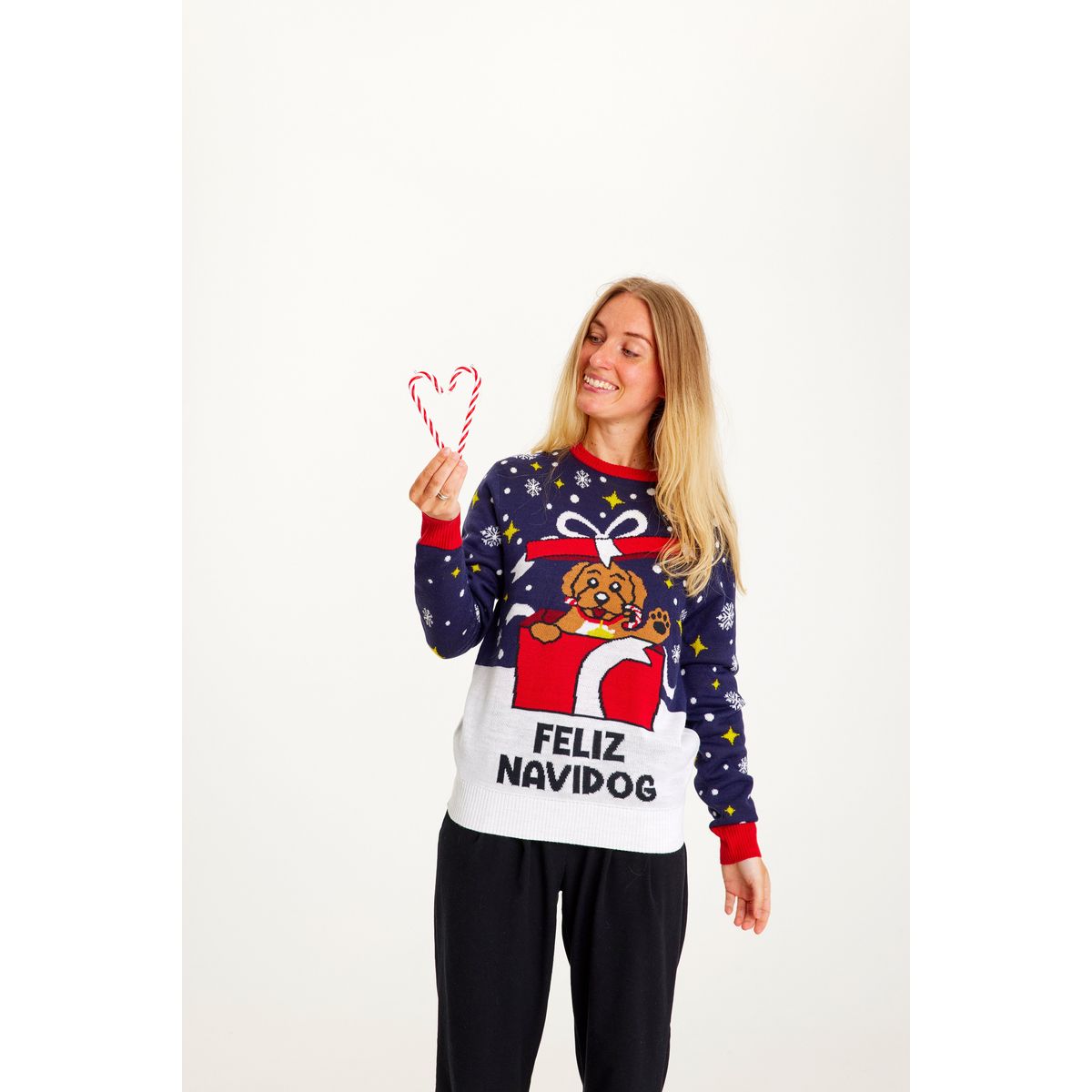 Årets julesweater: Feliz Navidog - dame / kvinder. Ugly Christmas Sweater lavet i Danmark