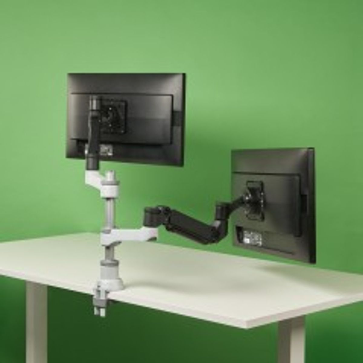 R-Go Tools R-Go Caparo 4 Twin Monitor Arm