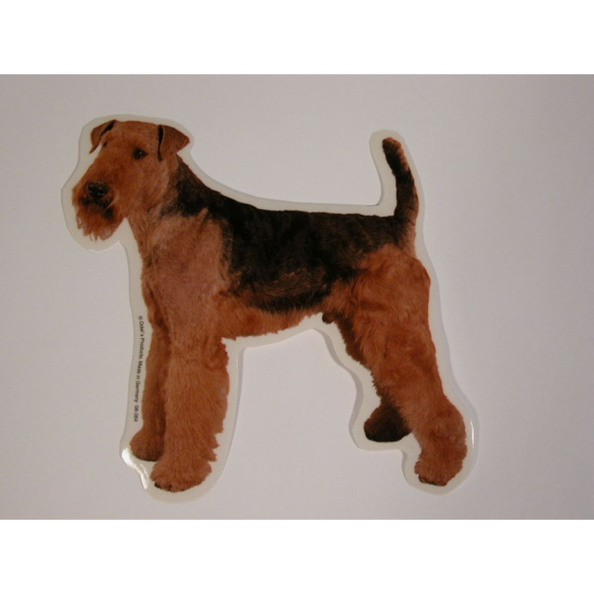 Airedale Terrier, st. Vælg: Klistermærke, nøglering, broche, slipsenål, mm.