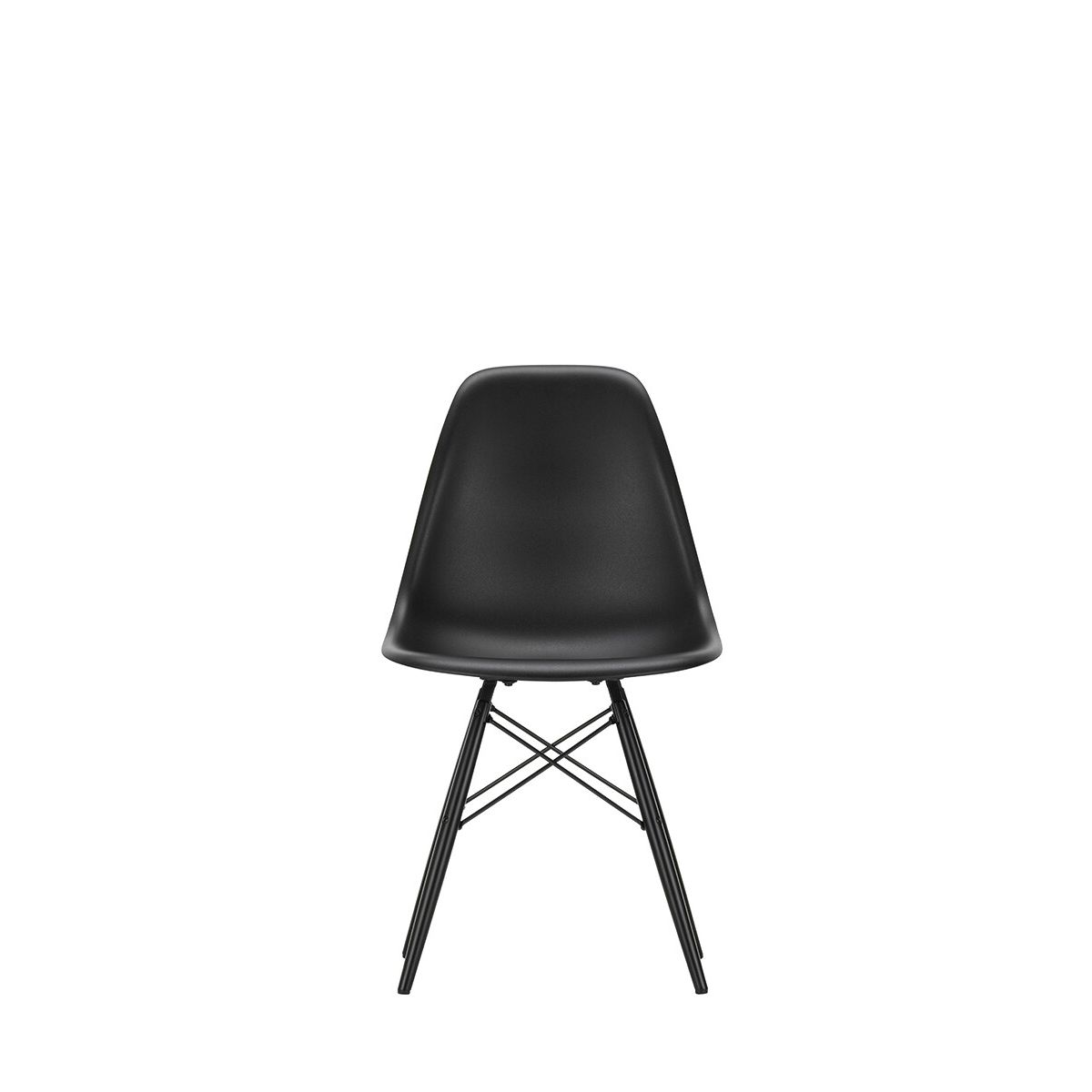 Eames Plastic Side Chair DSW, sortlakeret ahorntræ fra Vitra (Deep black)