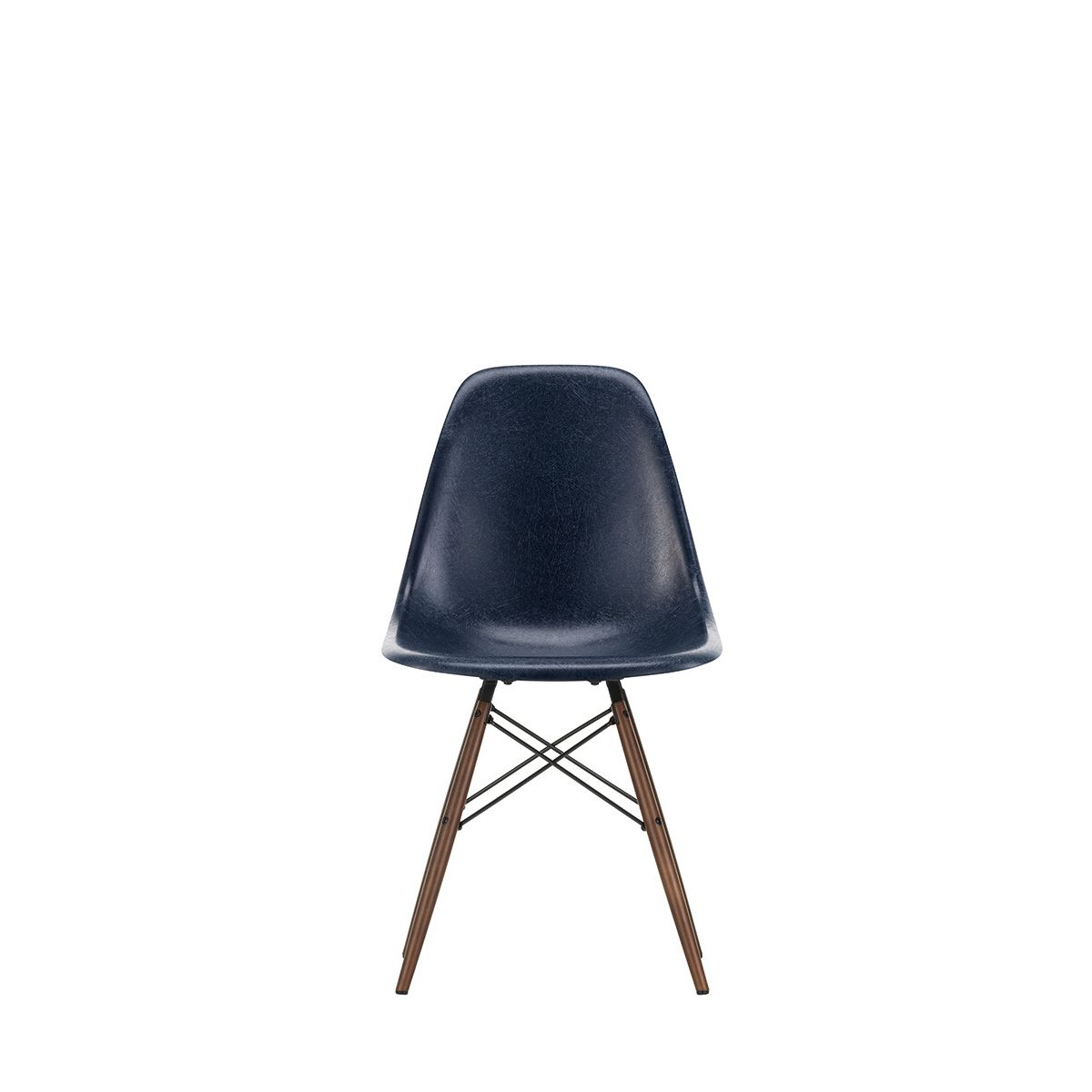 Eames Fiberglass Chair DSW, mørkbejdset ahorn fra Vitra (Eames Navy Blue)