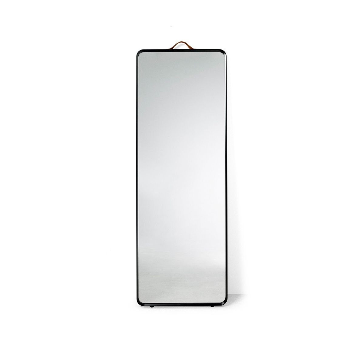 Norm Floor Mirror fra Audo Copenhagen (Black)