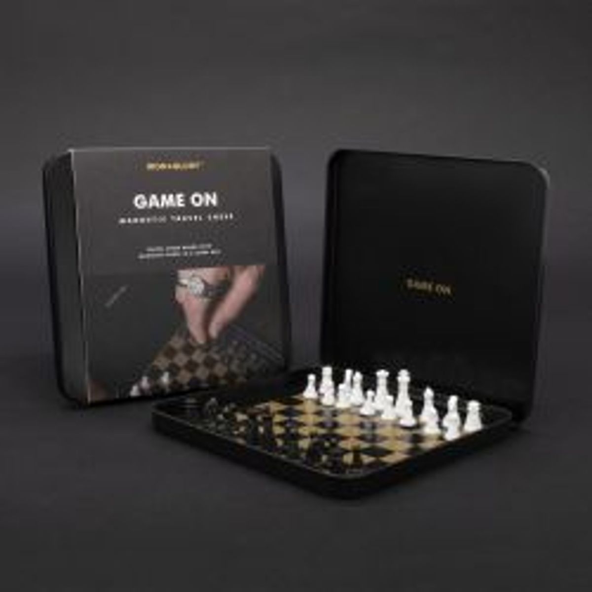 Iron & Glory Chess Game On Magnetisk skak - Spil