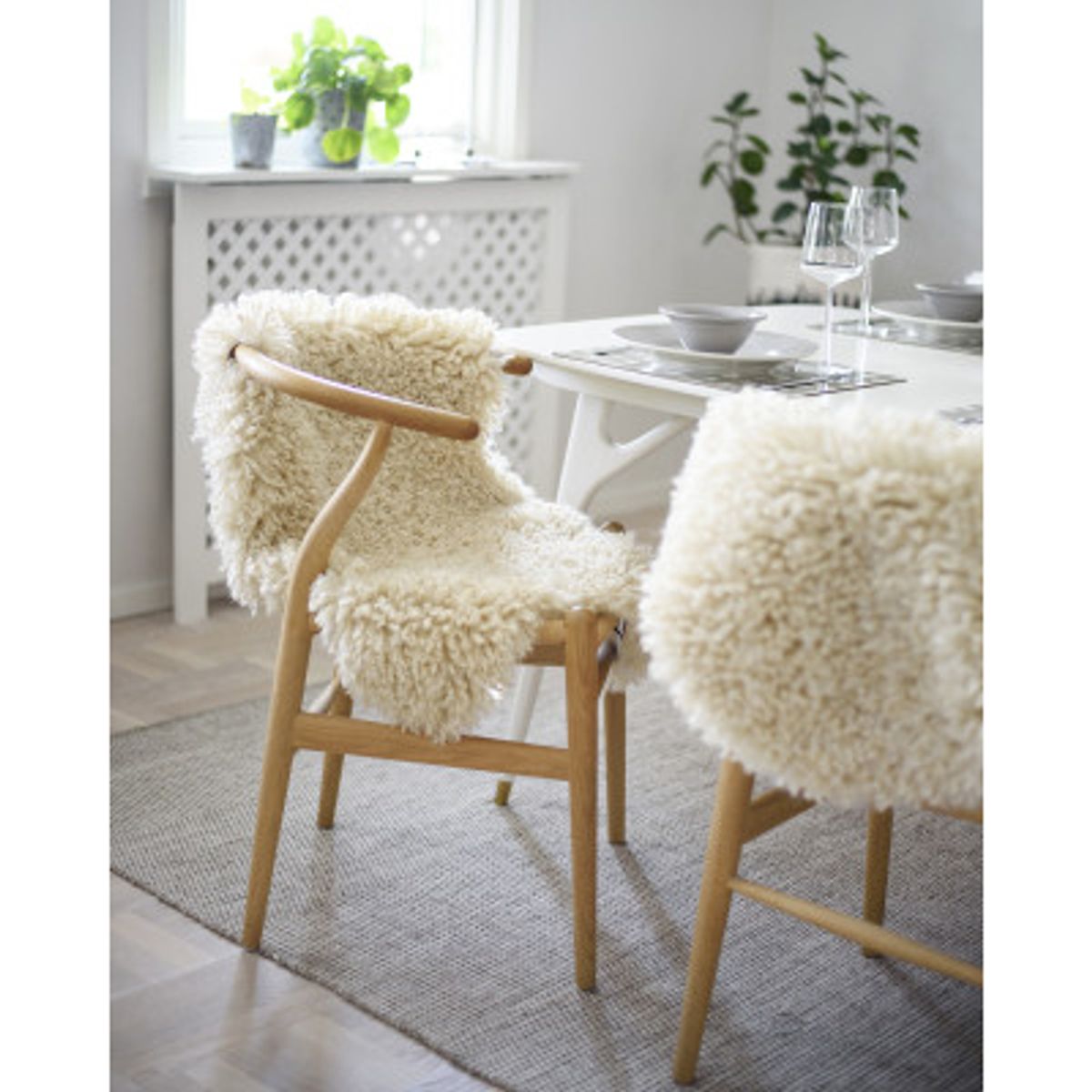 Wooly beige - imiteret lammeskind