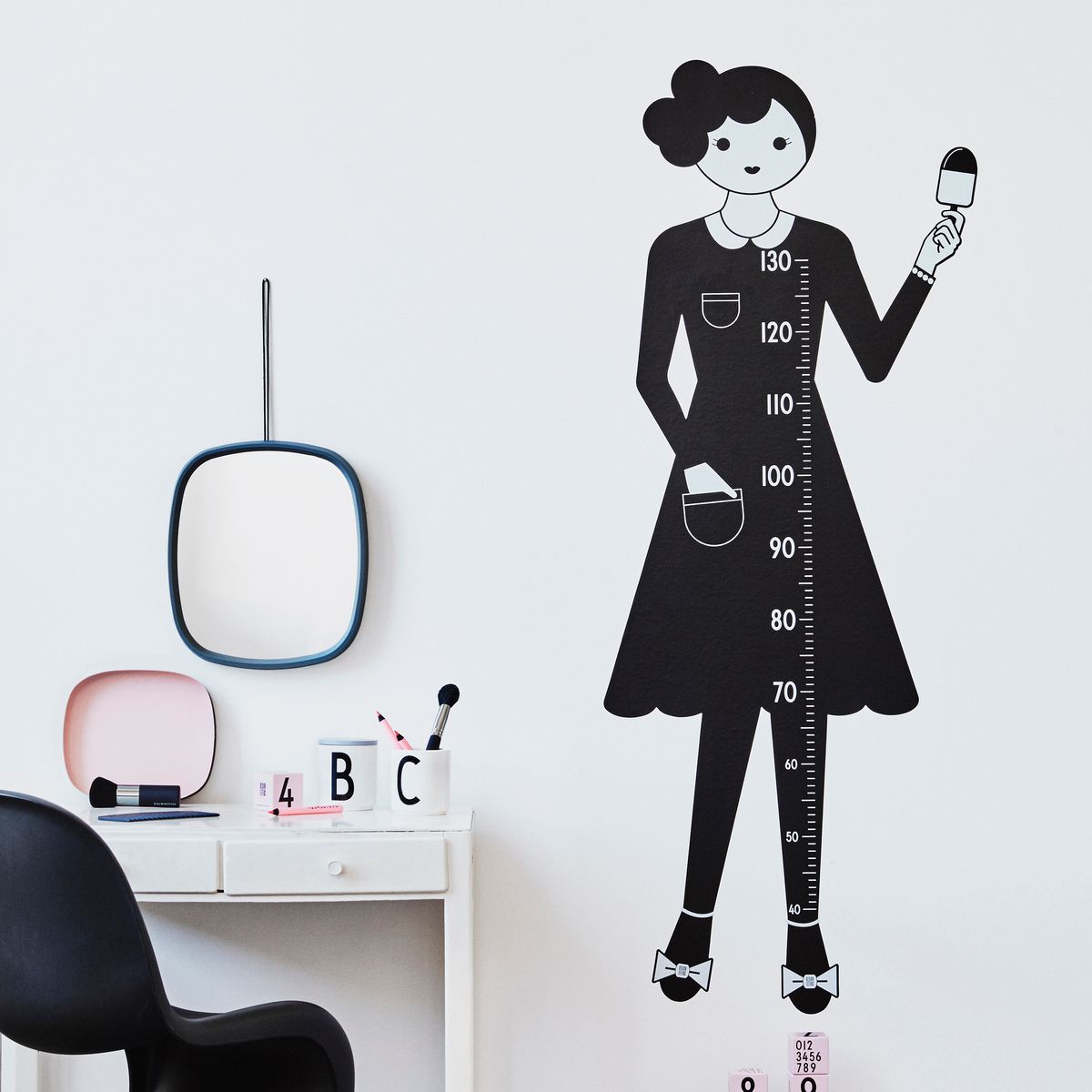 Measurewoman wall sticker