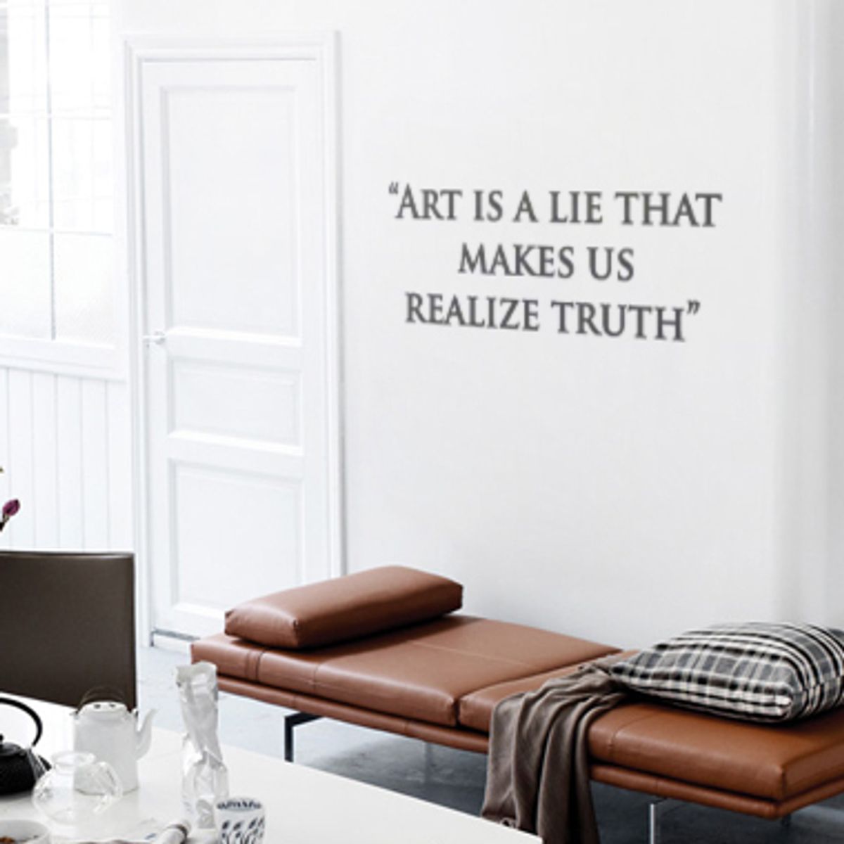 Art Is A Lie wallsticker af Alan Smithee, 80x28 cm