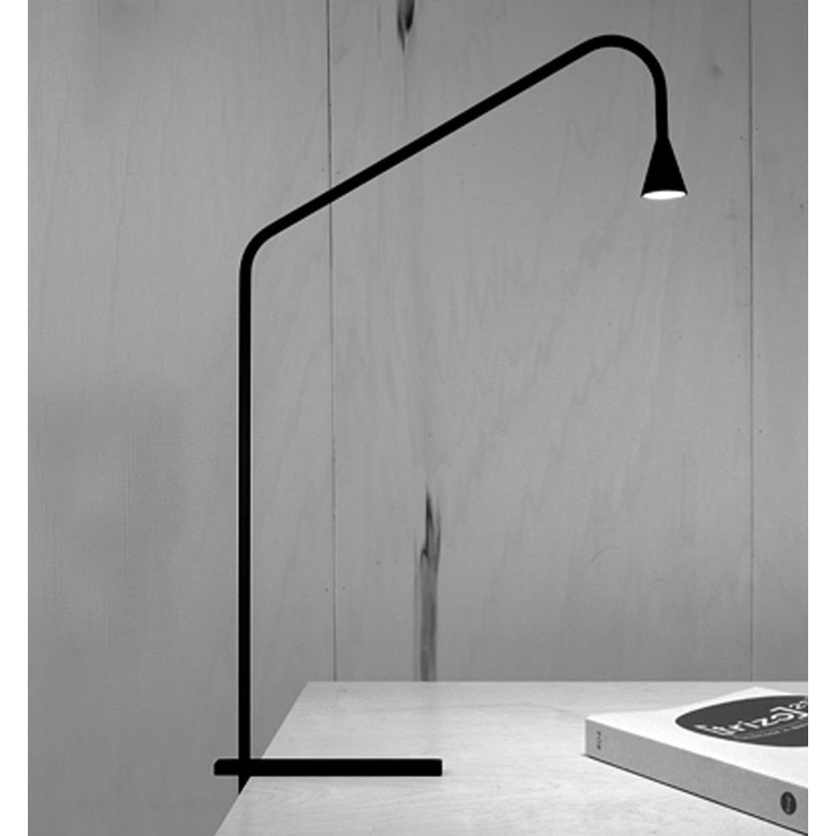 Austere bordlampe, sort